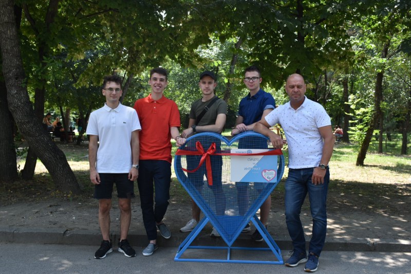 oshte-tri-sartsa-kapachki-obeshtavat-380